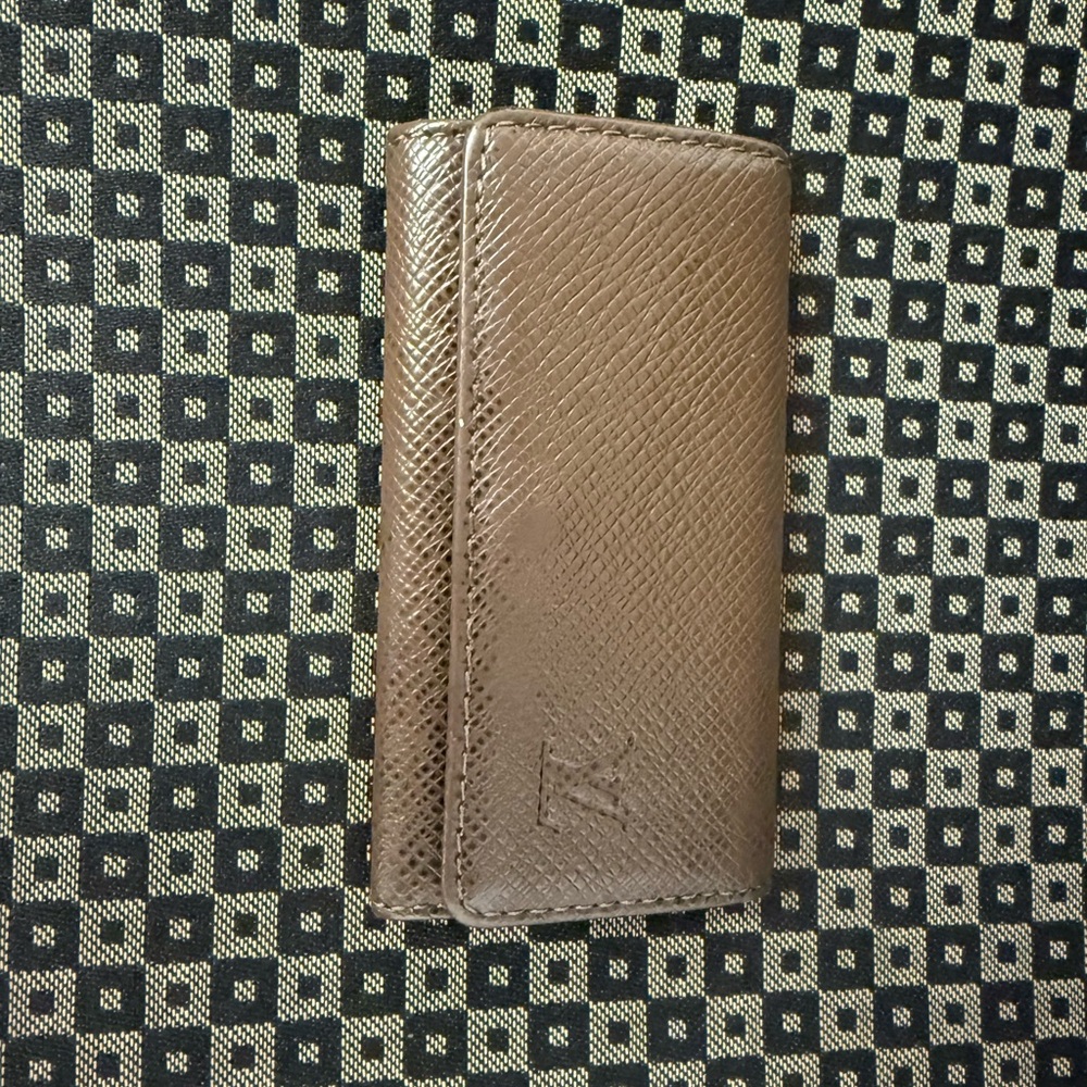 Authentic Louis Vuitton Brown EPI Key Holder